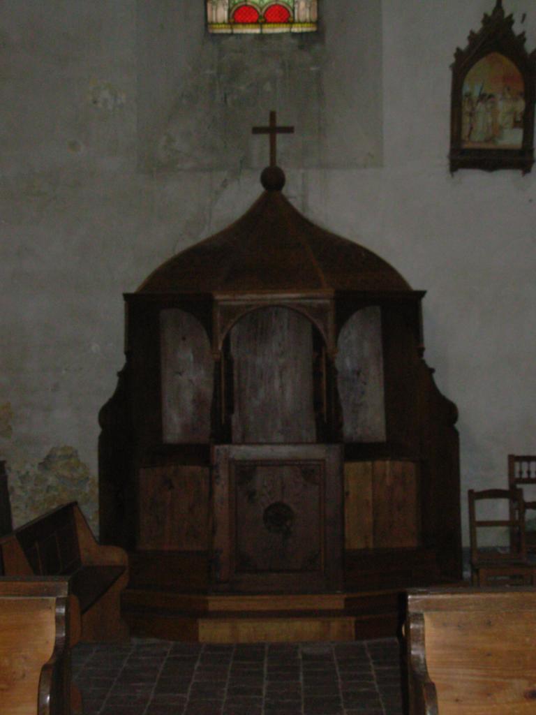 Confessionnal ( bras nord du transept )